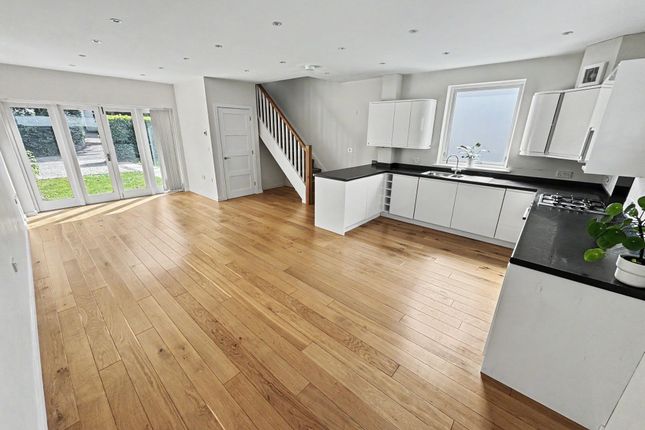 3 Blundells Square Horsdon Road, Tiverton photo 4