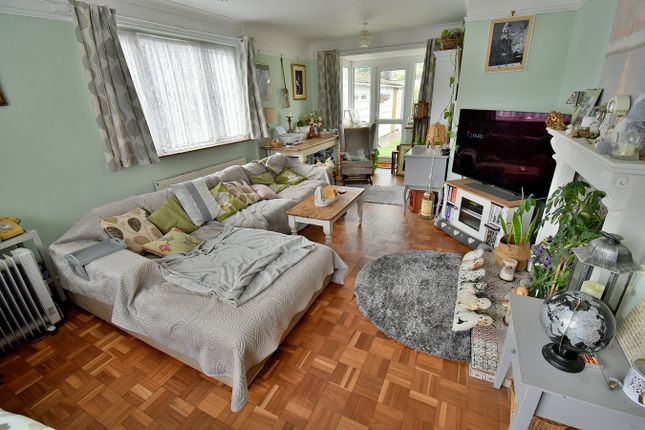 11, Mayfield Drive, Ferndown photo 3