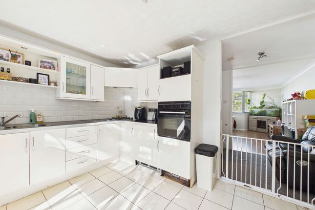 1 Palatine Close, Torquay photo 4