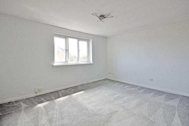 22, Collingwood Crescent, Newport photo 3