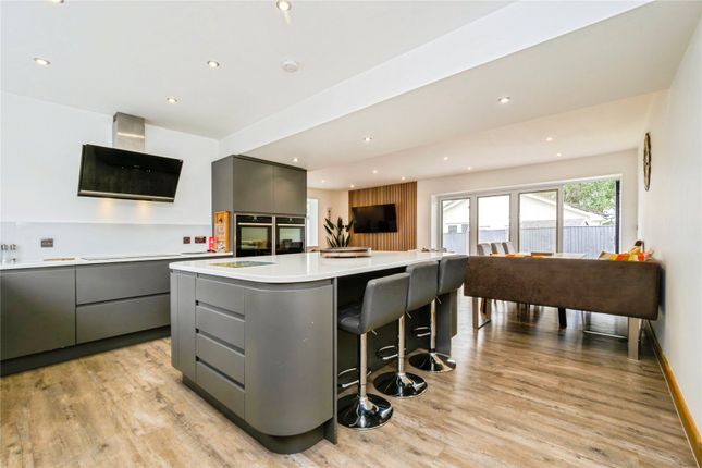 76 Newton Road photo 2