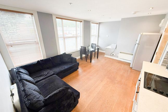 Flat 1x 282, Hermitage Road, London photo 5