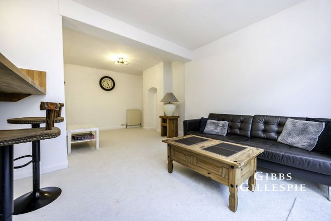 62, St. Michaels Crescent, Pinner photo 2