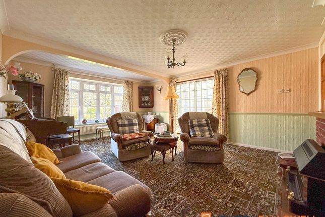 4 Village Way, Newark photo 2