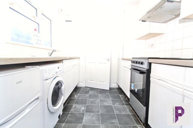 64 A&B, Albany Road, Chatham photo 4