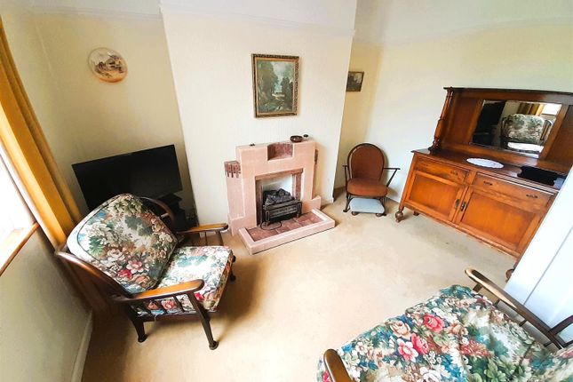 80, Llwynhendy Road, Llanelli photo 4