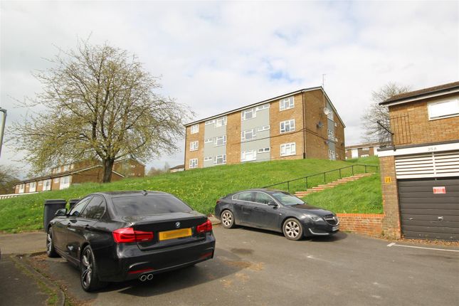 Flat to rent in The Pastures, Downley, High Wycombe