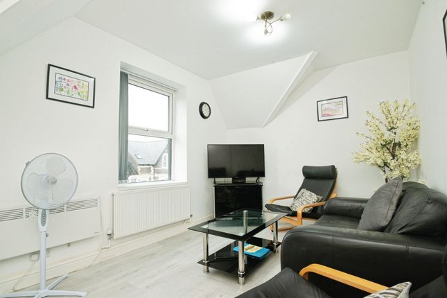 Flat 5, 108, Connaught Road, Cardiff photo 2