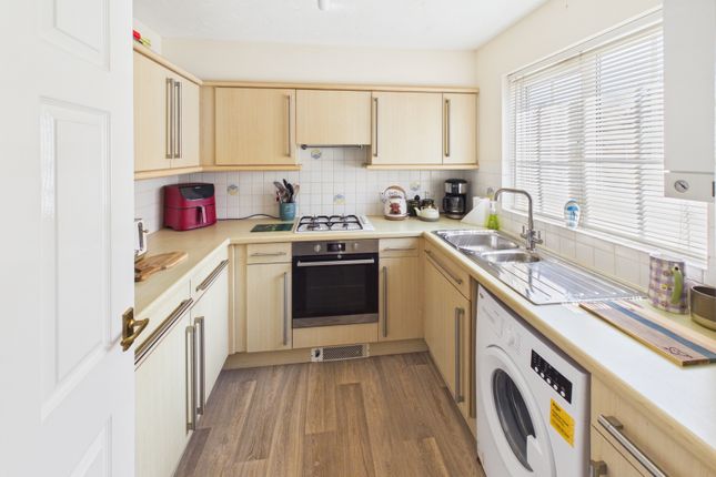 23 Gardenia Drive, Fareham photo 3