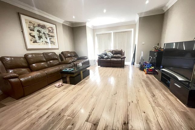 3-bed terraced on 5, Sir John Court, Staines Upon Thames, £485,000