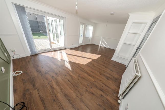 137, Dunbeath Drive, Glenrothes photo 5