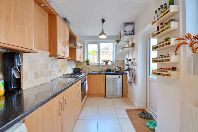 Terraced house to rent in Maidstone Street, Victoria Park