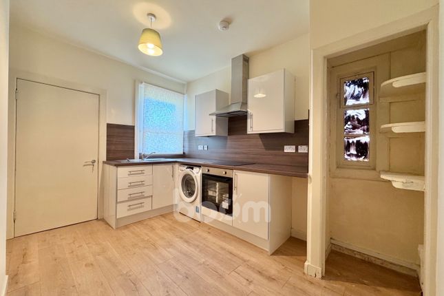 58, Eglinton Street, Beith photo 4