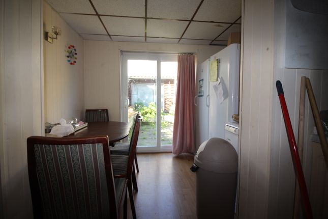 35, Malefant Street, Cardiff photo 3