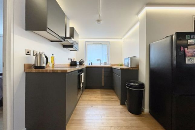 A, 105, Tanners Hill, London photo 3