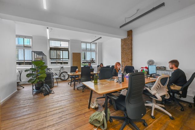 Office to let in Leonard Street, London