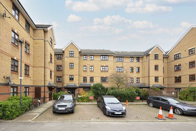 Thumbnail Flat for sale in Gainsborough Court, Lime Grove, London