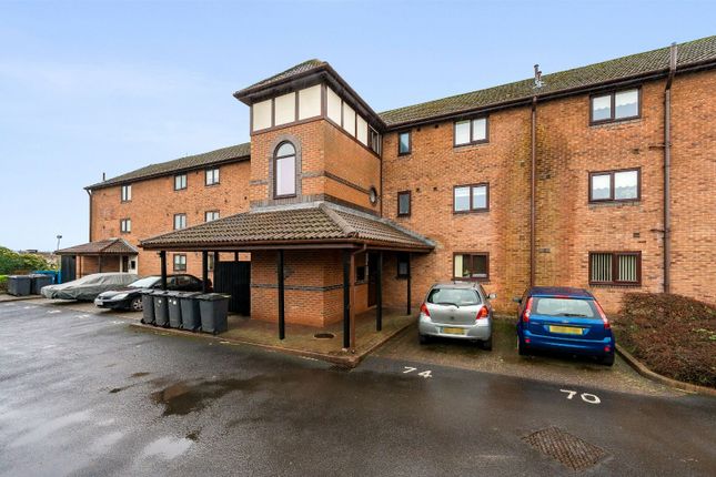 Flat to rent in Newsholme Close, Culcheth, Warrington, Cheshire