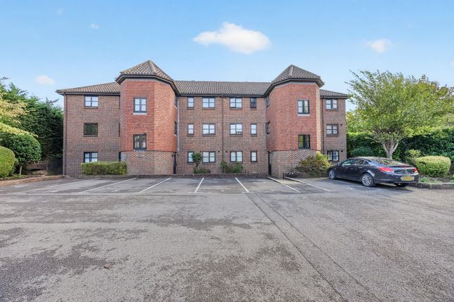 1-bed flat on 12, Maple Leaf Close, Westerham, £215,000