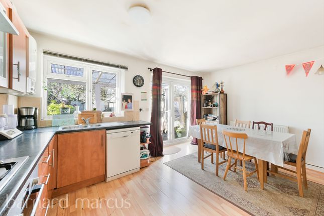 80, Farm Road, MORDEN photo 3