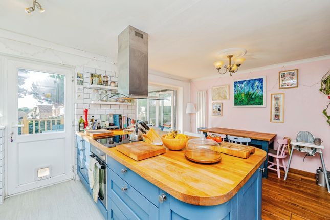 4, Lynton Close, Penarth photo 4