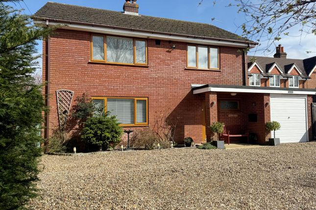 Thumbnail Detached house for sale in Copnor Close, Woolton Hill, Newbury