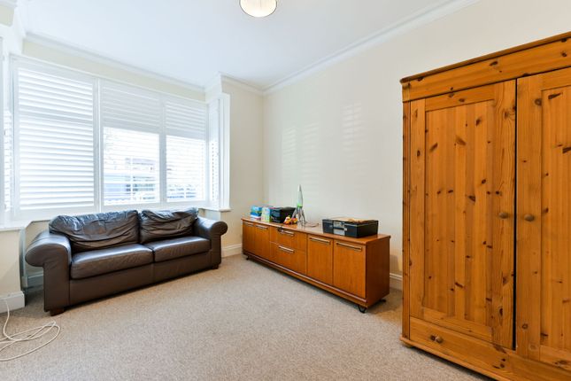 Derwent Road, Ealing photo 4