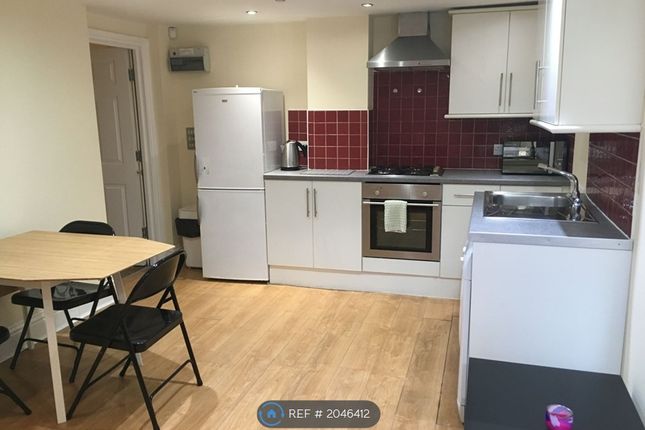 Thumbnail Flat to rent in Ashgrove, Bradford