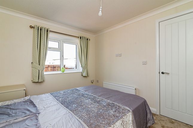 Mobile/park home for sale in Highgrove Close, Lowestoft