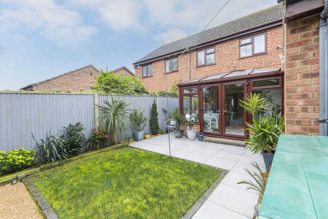 21 Potters Drive, Great Yarmouth photo 2