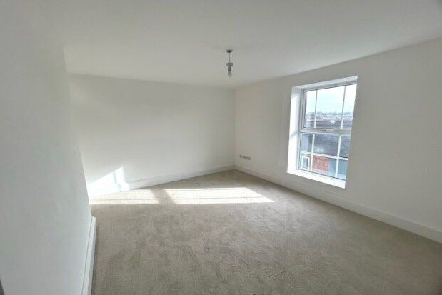 Thumbnail Flat to rent in Sheffield Road, Chesterfield