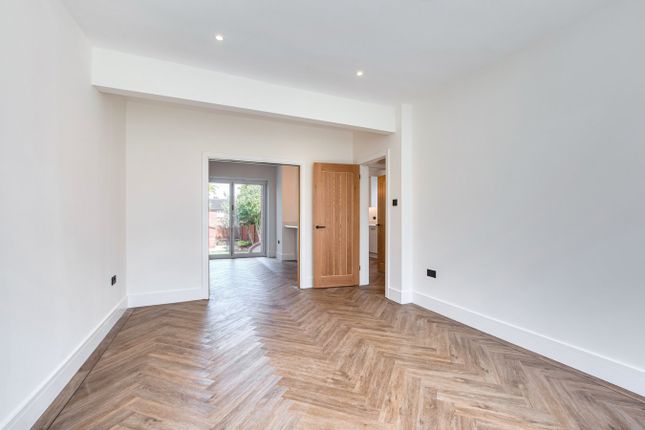 13, Mereworth Drive, London photo 2
