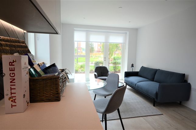 Flat 1, Artesian House, Slough photo 5