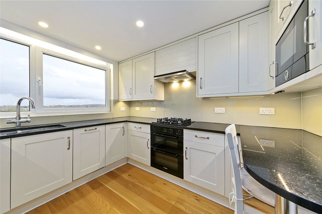 31, Thamespoint, Teddington photo 4