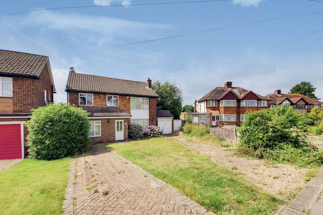 Thumbnail Detached house to rent in Gladeside, Shirley, Croydon