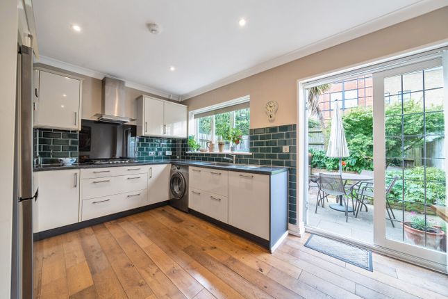 1 Parkside Terrace,, Willow Walk, Orpington photo 3
