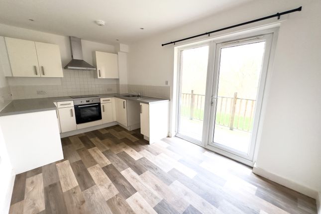 24, Lakeside Rise, Manchester photo 3