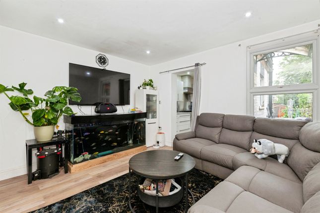 43, Montague Road, Slough photo 3