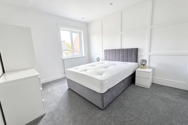 8, Thomas Street, Sheffield photo 2