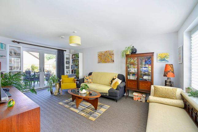 3 Oxmead Street, Cranleigh photo 2