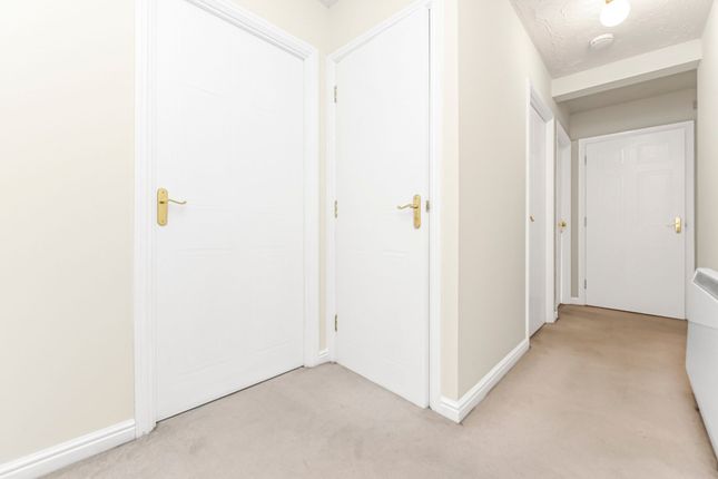 Flat for sale in New Stairs, Chatham