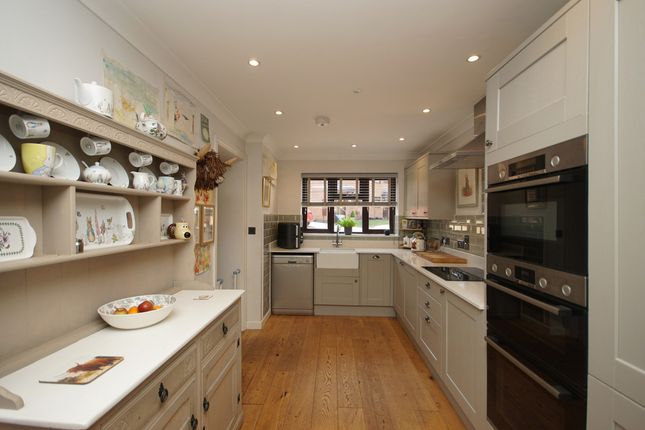 44, Shutehay Drive, Dursley photo 4