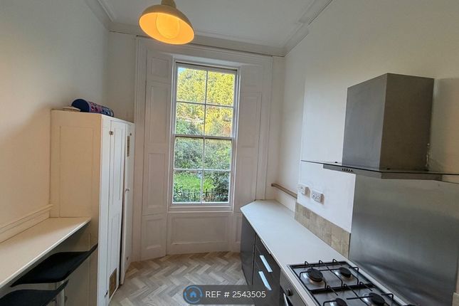 Flat, The Mount, St Leonards-On-Sea photo 4