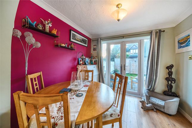 14, Churchfield Croft, Leeds photo 3