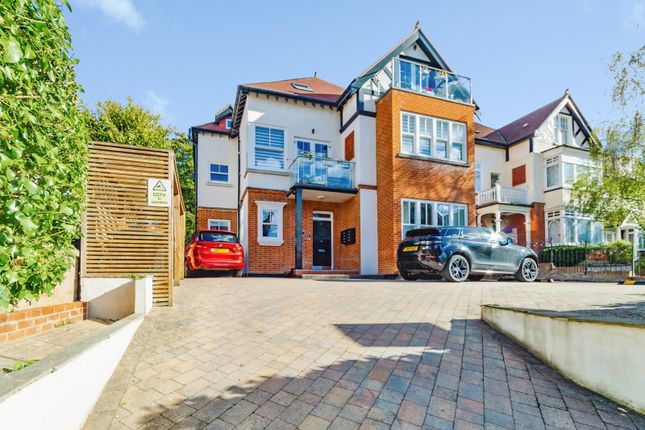 3 Bedroom Flat in CR2 7AE