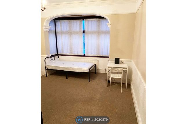 Thumbnail Room to rent in Brighton Road, Purley