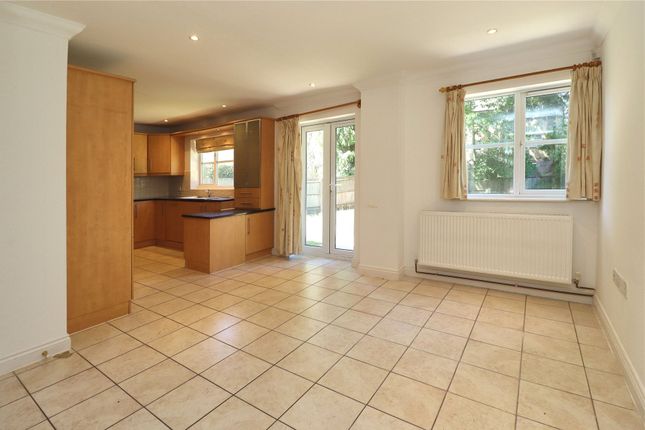 Harehunter Lodge,, Lytton Road, Surrey photo 4