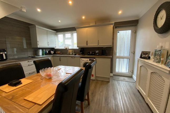 3 Tempest Way, South Hornchurch photo 4