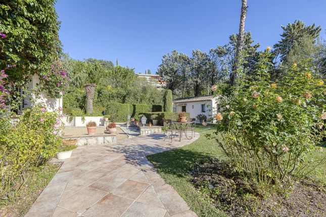 Villa for sale in Grasse, Provence-Alpes-Cote D'azur, 06, France