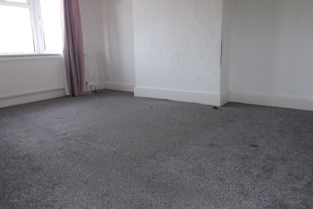 185, Elmsleigh Drive, Leigh-on-Sea photo 5